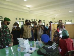 Danrem 061/Sk Bersama Walikota Bogor Tinjau Serbuan Vaksinasi Di Yonif 315/Grd.