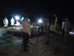 Disaksikan Personel Polsek Pantai Cermin, Pemakaman Jenazah Penderita Covid 19 Sesuai SOP