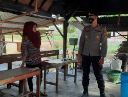 Kapolsek Rhee Patroli Sambang Pastikan Warga Terapkan PPKM
