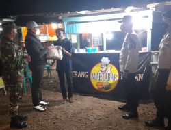 Petugas Gabungan TNI-Polri imbau Prokes Dan PPKM dengan Bagi Sembako