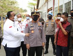 Tinjau Vaksinasi Buruh, Kapolri Harap Pertumbuhan Ekonomi Membaik