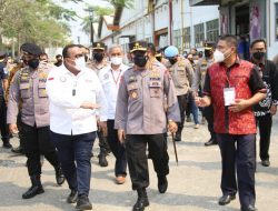 Mantap!, Kapolri Tinjau Vaksinasi Massal Buruh