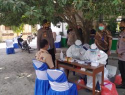 TNI Polri Dampingi Dinkes Tracking Kontak di Ponpes Semua Negatif