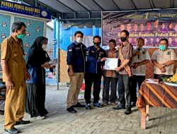 Duta Pendidikan Nasional Julfan Siregar Beri Penghargaan Kepada Pemuda Bagan Deli