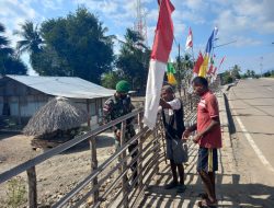 Sambut HUT Kemerdekaan RI ke 76, Satgas Pamtas Sektor Timur Ajak Masyarakat Pasang Bendera Merah Putih