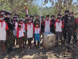 Satgas Pamtas Yonif 742/SWY Kibarkan Bendera di Sepanjang Patok Perbatasan RI – RDTL