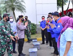 Kapolri Tinjau Vaksinasi Massal KSPSI di Sumedang & Tegaskan Kesehatan Buruh Penting