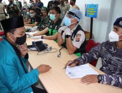 LANAL MATARAM DUKUNG VAKSIN GOES TO CAMPUS BENTUK KEPEDULIAN PADA GENERASI MUDA