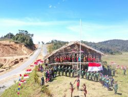 Kami NKRI Kata kepala Suku Pegaf Usai Terima Bendera Merah Putih Dari Pangdam