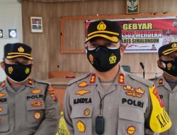 Kapolda Sumut memberikan bantuan 1200 paket Gebyar Baksos Merdeka Untuk Warga Kabupaten Simalungun.