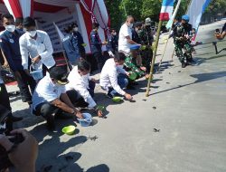 Kapolsek Pemenang Laksanakam Giat Pelepasan Tukik di Pantai Nipah