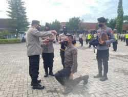 Kapolres Loteng Pimpin Apel Pembinaan Tradisi Pembaretan Bintara Remaja