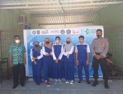 Polsek Plampang Pantau Pelaksanaan Vaksinasi Siswa-Siswi SMK I Plampang