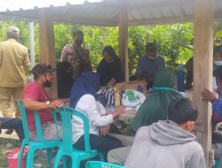 Bhabinkamtibmas Polsek Taliwang Dampingi Megetisinasi Kunjungan Dinas Peternakan