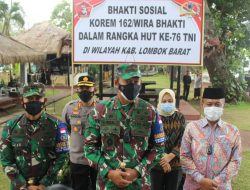 Danrem 162/WB Bagi Sembako Kepada Masyarakat Kurang Mampu di Wilayah Kodim 1606/Mataram