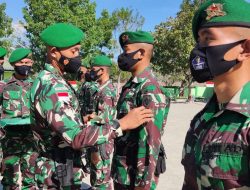 Dansatgas Pamtas Yonif 742/SWY Pimpin Upacara Kenaikan Pangkat Periode 1 Oktober 2021