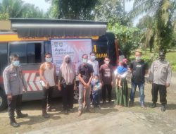 Galakkan Vaksinasi, Sat Binmas Polres Batubara Jemput Warga Yang belum Vaksin