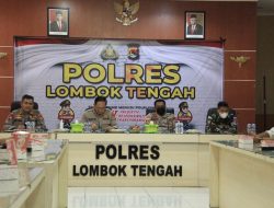 Kapolres Loteng Bersama Irwasda Polda NTB Rapat Evaluasi Dan Input Data