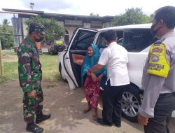 Tingkatkan Target , Forkopimcam Lingsar Antar Dan Jemput Warga Saat Vaksinasi