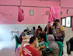 Pastikan Vaksinasi Lancar Bhabinkamtibmas Kawal Pelaksanaan Di Lapangan