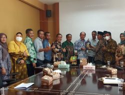 Terkait Ranperda Kades, DPRD Sumbawa Kunjungi DPRD Loteng