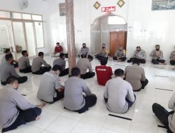 Kapolres Sumbawa Barat  pimpin Pembinaan Rohani dan Mental Kepada Personilnya