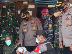 Kapolres Batubara bersama PJU, TNI Dan Tim Vaksinator Melaksanakan Vaksinasi Secara Door To Door