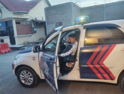 Hamil 9 Bulan,  Ika Lestari Boru Siringoringo Ngidam Naik Mobil Patwal Sat Lantas Polres Batubara