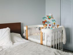 5 Tips Memilih Tempat Tidur Bayi yang Tepat