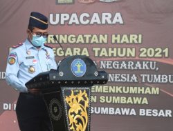 Gelar Upacara Bela Negara, Kalapas Sumbawa Bacakan Amanat Presiden Jokowi