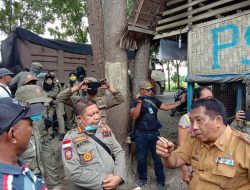 Camat Sei Balai Krt Hanafi Dampingi Kades, Pol PP Batubara Tertibkan Bangunan Liar