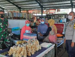 Sambangi Pasar, TNI-Polri Ajak Warga Vaksinasi