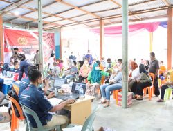 Tinjau Pelaksanaan Vaksin, Kapolres Bersama Forkopimda Simalungun Bagi Paket Sembako