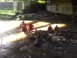 Hanyut Disungai Berenyok Mataram, Korban Belum Ditemukan