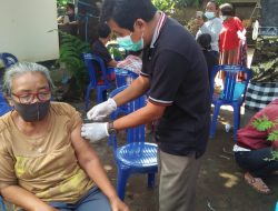 Polsek Kota Mataram Laksanakan Giat Vaksinasi Dor To Dor