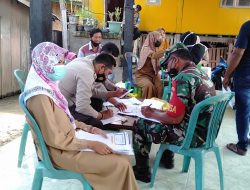 Bhabinkamtibmas Kelurahan Sampir Dampingi Warganya Untuk Vaksin