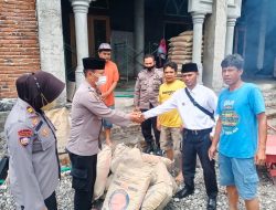 Polsek Kopang Salurkan Bantuan Semen ke Masjid Mtg.Bulok