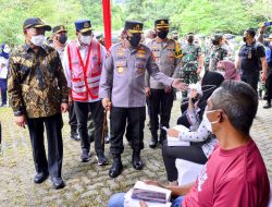Kapolri Pinta Kejar Target 70 Persen Vaksinasi Se-Indonesia