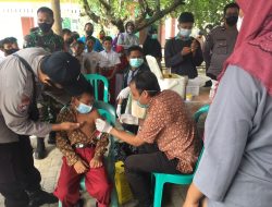 Polsek Tanjung Vaksinasi Pelajar usia 6-11 Tahun