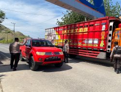 Kapolsek Poto Tano Pimpin Kegiatan Pemeriksaan Bagi Calon penumpang