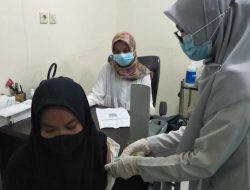 Si Dokkes Polresta Mataram Gencarkan Vaksinasi