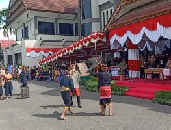 FKLE Meriahkan HUT Kabupaten Sumbawa Ke 63, Ketua DPRD Turun Atraksi