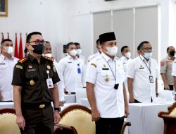 Pemkab Batubara Beri Penghargaan Kepada Kajari Batubara