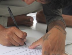 Kejar Pendidikan, 13 WBP Lapas Sumbawa Ikut Paket C