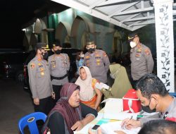 Kapolres Batubara Cek Gerai Vaksin Malam Hari di Mangkai Baru
