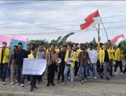 Ratusan Mahasiswa Geruduk Kantor DPRD Asahan tolak kenaikan BBM dan Bahan Pokok
