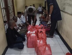 Polres Bima Kota Berbagi Takzil dan Nasi Kotak Bagi Tahanan