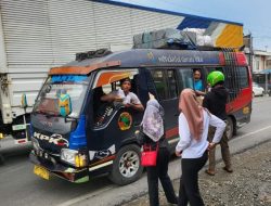 Wakil Ketua DPRD Batubara Fraksi Gerindra, Syafrizal Ramli Berbagi Takjil