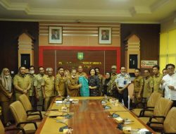 Pemda Sumbawa Jalin Kerjasama Pengelolaan Ekowisata Hiu Paus Dengan Konservasi Indonesia