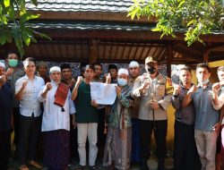 Polres Lombok Barat Berhasil Mediasi Masyarakat Desa Mareje Atas Insiden Malam Takbir